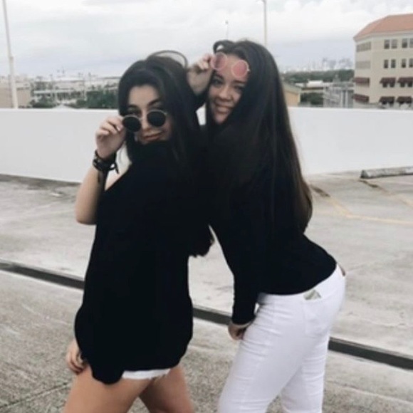 Meet your Posher, Sarah - Picture 1 of 4